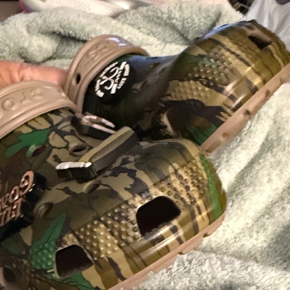 CROCS Luke Combs Collection - Picture 4 of 5